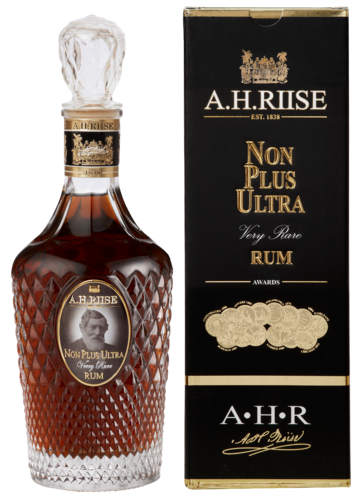 A.H. Riise Non Plus Ultra Rum (in Geschenk-Packung)